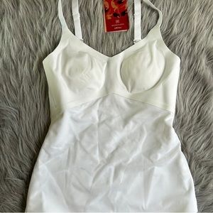 Womens Size XS White Shapewear Top Wireless (5)